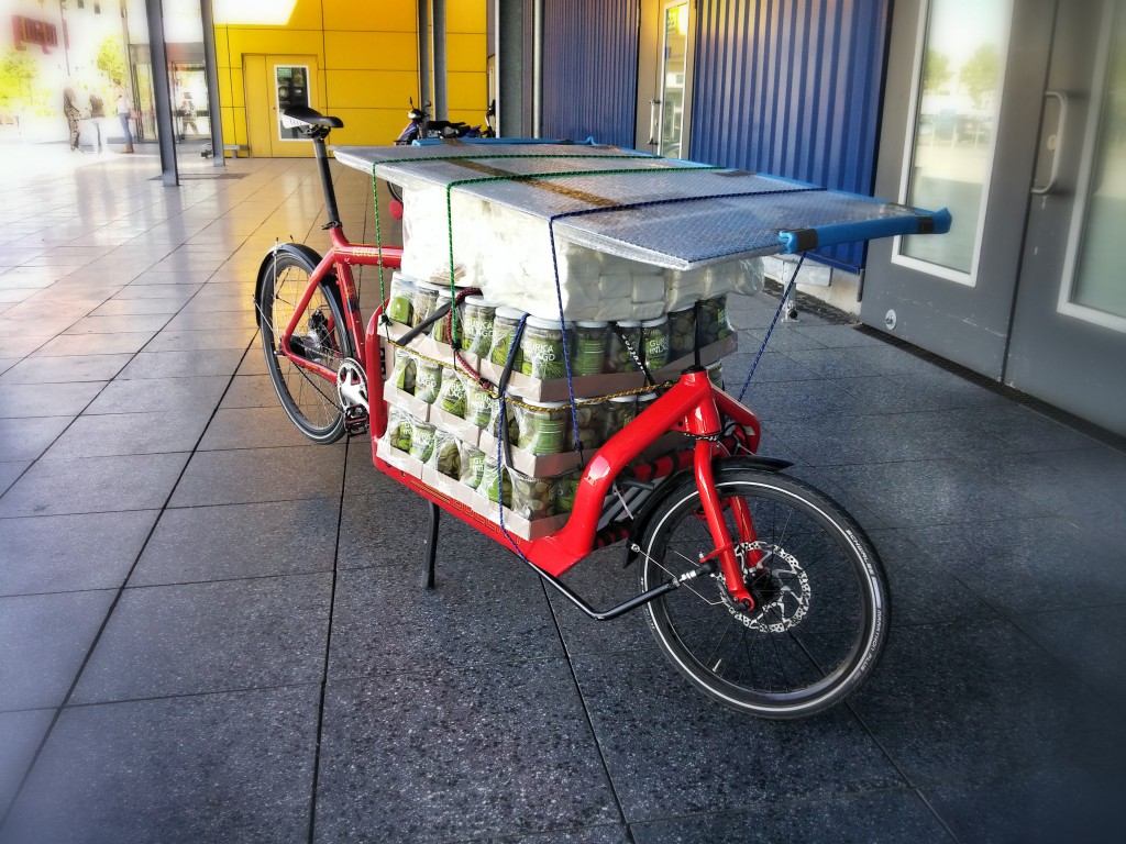 Lastenrad mit Gurken